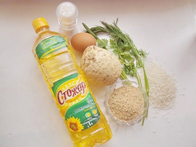 Ингредиенты для котлет из сельдерея с рисом Ингредиенты для котлет из сельдерея с рисом