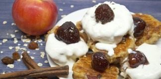 Сырники с овсяными хлопьями и яблоками