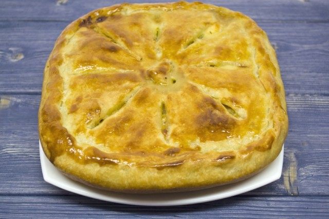 Выпекаем пирог с луком и яйцом в духовке Выпекаем пирог с луком и яйцом в духовке
