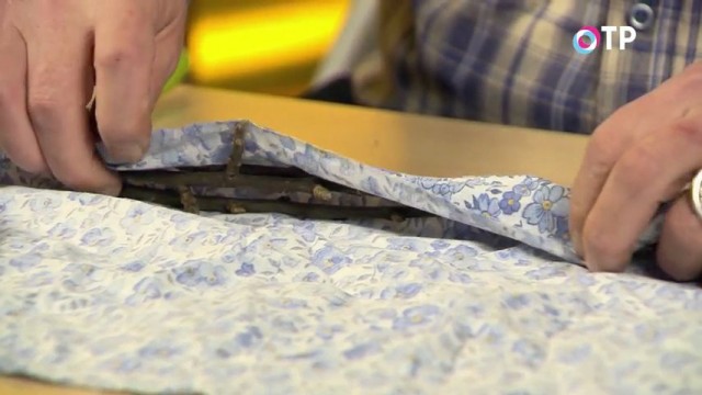 Плотно заворачиваем черенки в ткань Плотно заворачиваем черенки в ткань