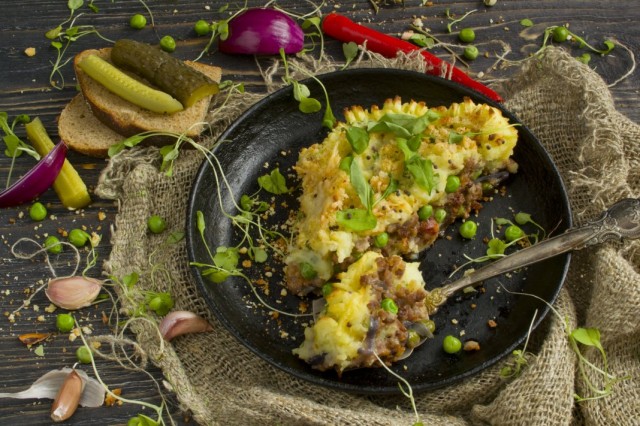 Картофельный пирог с фаршем и овощами Картофельный пирог с фаршем и овощами