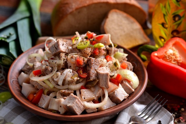 Мясной салат «Деревенский» Мясной салат «Деревенский»