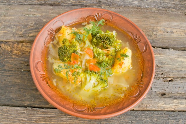 Вкусный постный суп с картошкой и брокколи Вкусный постный суп с картошкой и брокколи