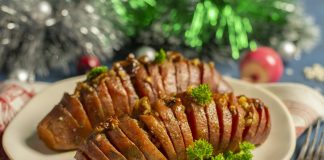 Запеченный сладкий картофель с мёдом и орехами 