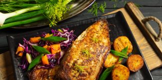 Скумбрия в духовке — самый вкусный и быстрый рецепт