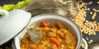 Ароматная гороховая каша с мясом