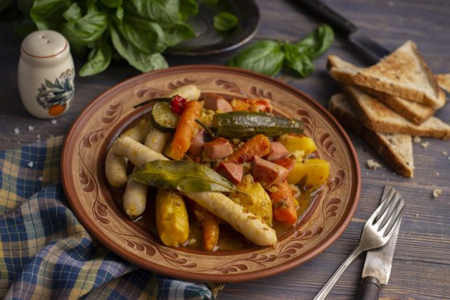 Вкусная дымдама с колбасками Вкусная дымдама с колбасками