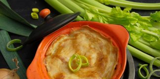 Сочная куриная запеканка с сыром и сливками