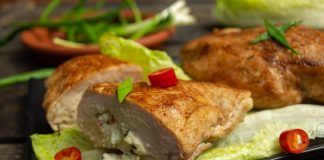 Фаршированные куриные грудки с фетой и розмарином