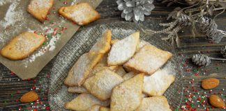 Домашнее миндальное печенье с курагой