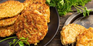 Нежные рыбные котлеты из фарша с манкой