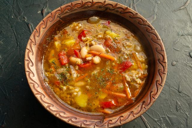 Вкусный суп с мясным фаршем и овощами на скорую руку готов Вкусный суп с мясным фаршем и овощами на скорую руку готов