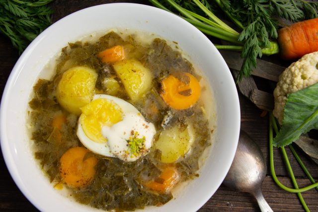 Суп щавелевый с курицей и яйцом Суп щавелевый с курицей и яйцом