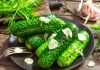Огурцы малосольные с чесноком и укропом в пакете